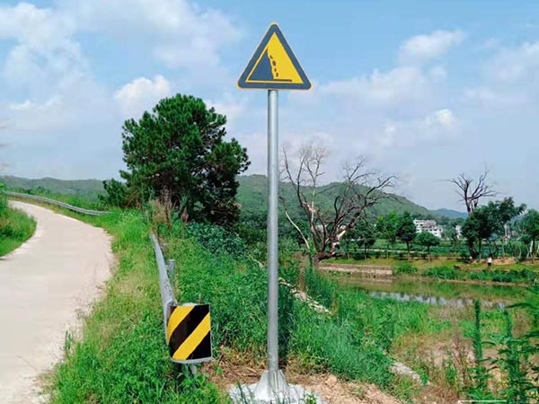標(biāo)牌、廣角鏡、道口標(biāo)柱施工圖